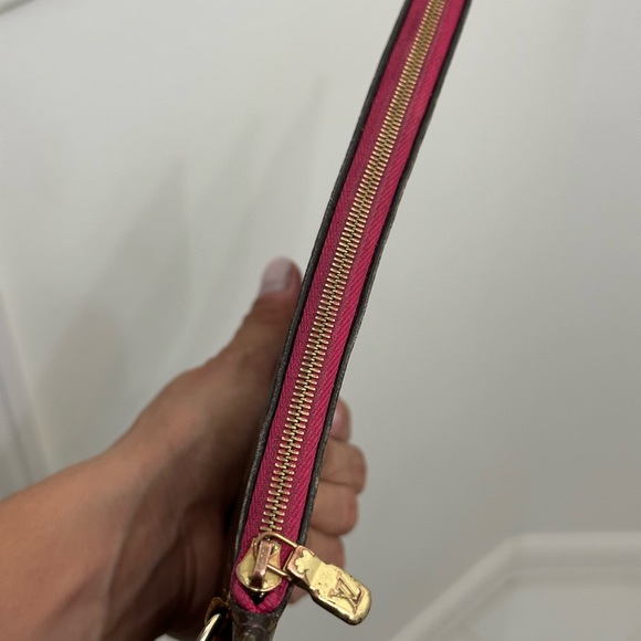 Louis Vuitton wristlet clutch - Picture 8 of 11